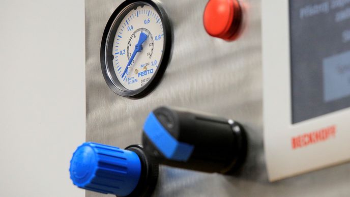 Plicní ventilátor Corovent, který vyvinuli čeští vědci, bude vyrábět třebíčská firma MICo
