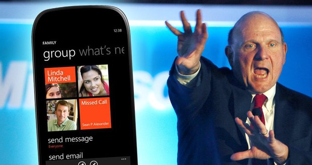 Generální ředitel Microsoftu Steve Ballmer a nové Windows Phone Mango