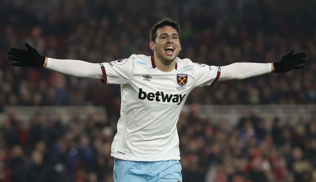 Střelec třetího gólu West Hamu Jonathan Calleri