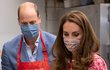 Kate Middleton a princ William navštívili pekárnu na Brick Lane a vyzkoušeli si práci pekaře