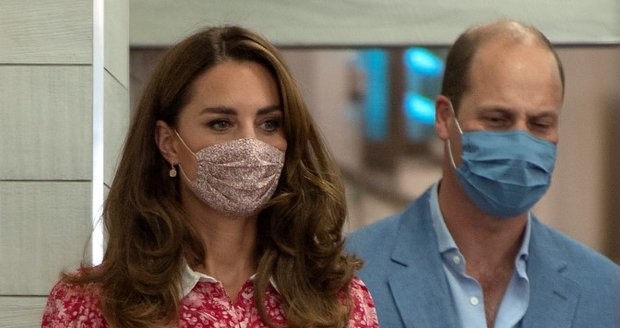 Kate Middletonová a princ William navštívili pekárnu na Brick Lane a vyzkoušeli si práci pekaře.