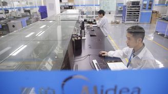 Čínský výrobce spotřebičů Midea si chce koupit německou produkci robotů