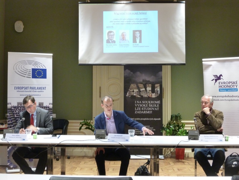 Debata o migraci: Europoslanec Petr Ježek, analytik Evropských hodnot Jan Kovář a sociální geograf Dušan Drbohlav