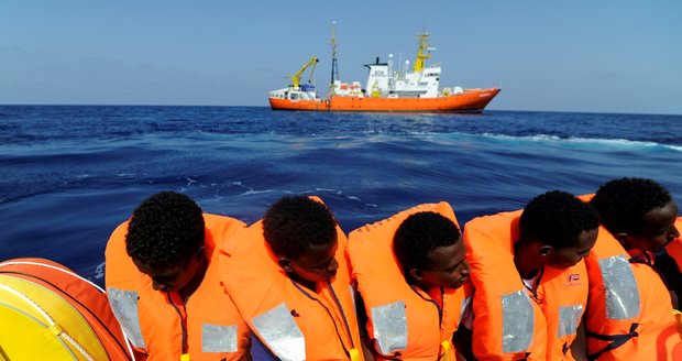 Frontex: EU se neumí zbavit nelegálních migrantů. Víc jich přibývá, než ubývá