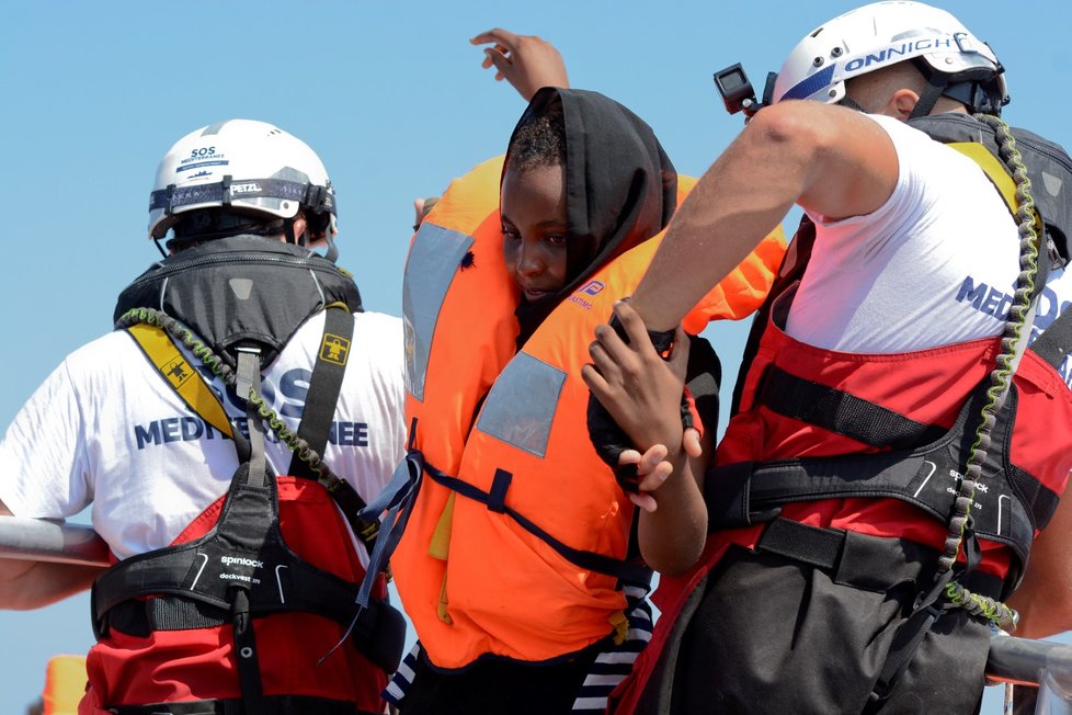 Aquarius je poslední loď, která ještě ve Středozemním moři hledá a zachraňuje uprchlíky