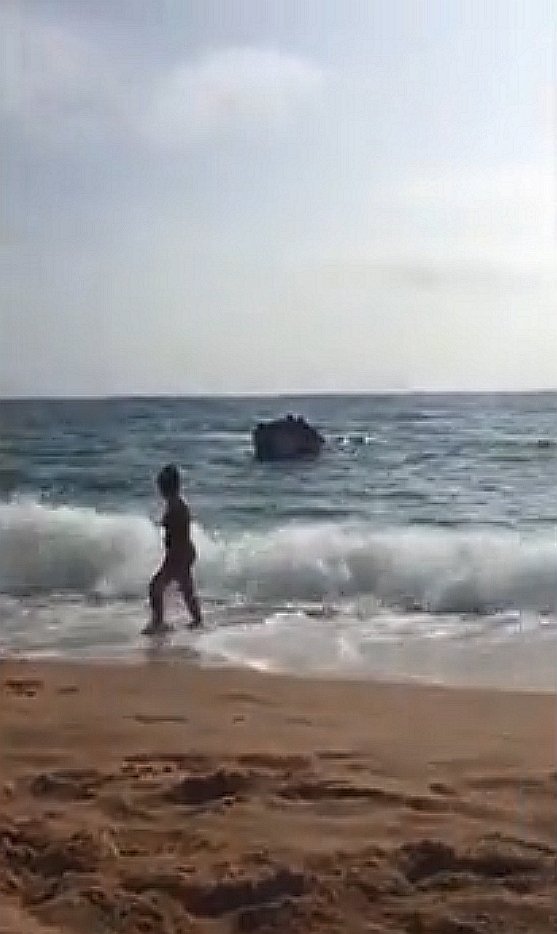 Na pláž v jižním Španělsku připlula loď s migranty.