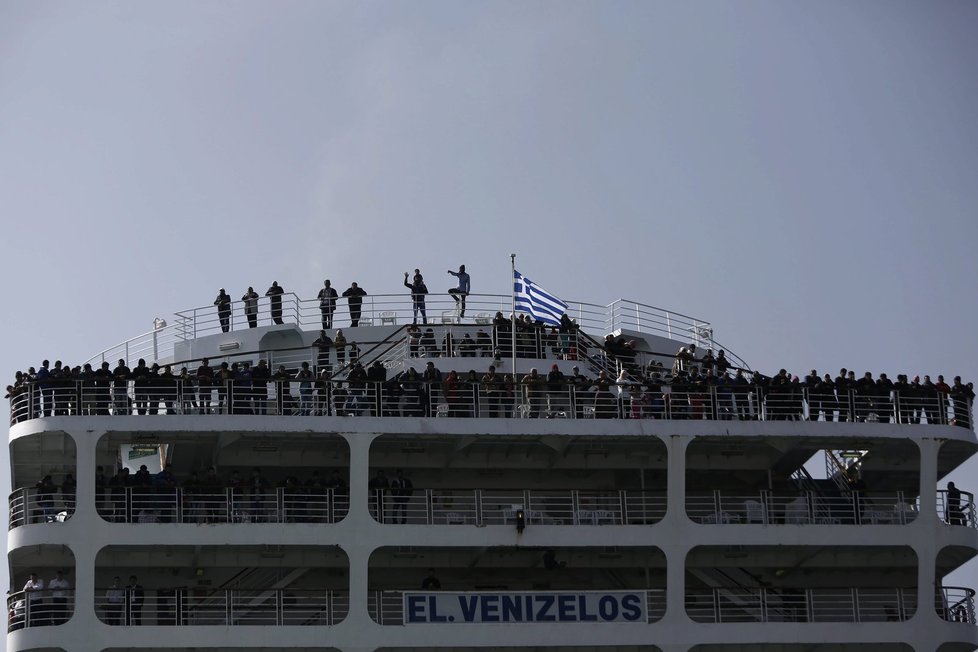 Uprchlíci přijíždějí na ostrov Lesbos.