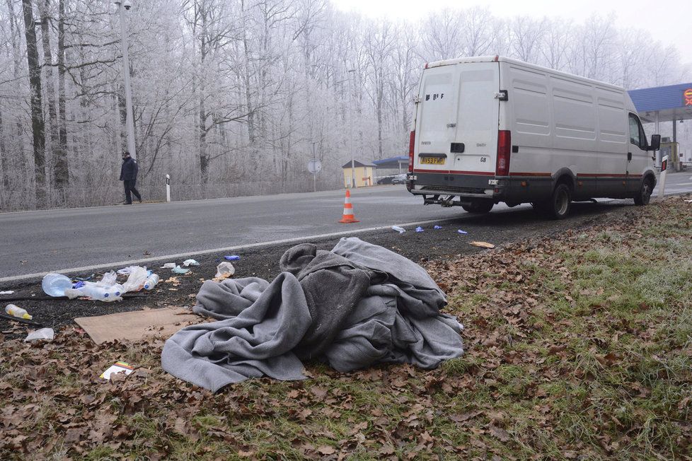 Chorvatská policie našla v jedné dodávce 67 migrantů, několik v bezvědomí