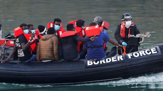 Evropa se dál potýká s přílivem migrantů