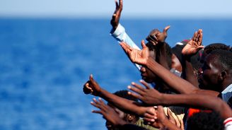 Itálie chce do Evropy legálně dostat až deset tisíc uprchlíků
