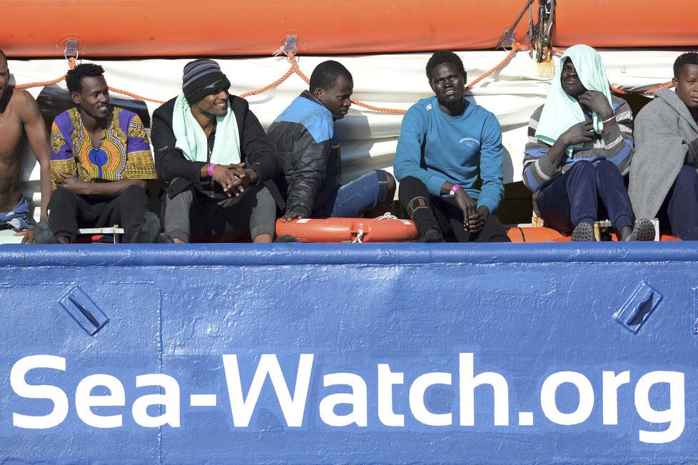 Loď Sea-Watch 3 vplula s migranty do italských teritoriálních vod.