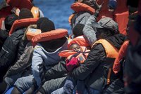 Řecko chce zastavit uprchlíky plovoucími bariérami. Mají zastavit cestu z Turecka