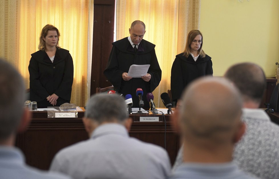 Soud v Budapešti udělil hlavním aktérům v kauze 71 mrtvých migrantů doživotní tresty.