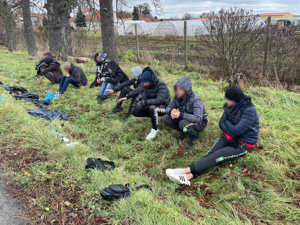 Do Německa skrze Česko proudí již menší počty migrantů