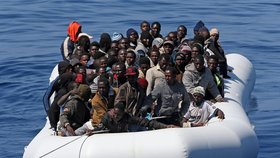 Do Evropy míří tisíce migrantů každý týden