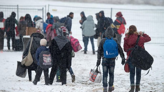 Migranti na hranicích Německa a Rakouska