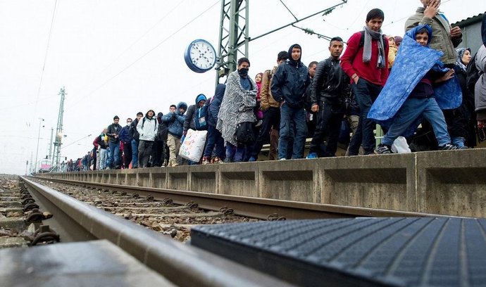 Migranti na nádraží v německém Pasově.