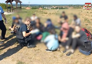 Celkem 33 nelegálních migrantů odhalili policisté v Sudoměřicích na Hodonínsku.