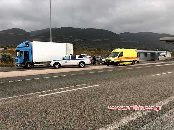 Řecká policie zadržela kamion s 41 běženci, byli naživu.