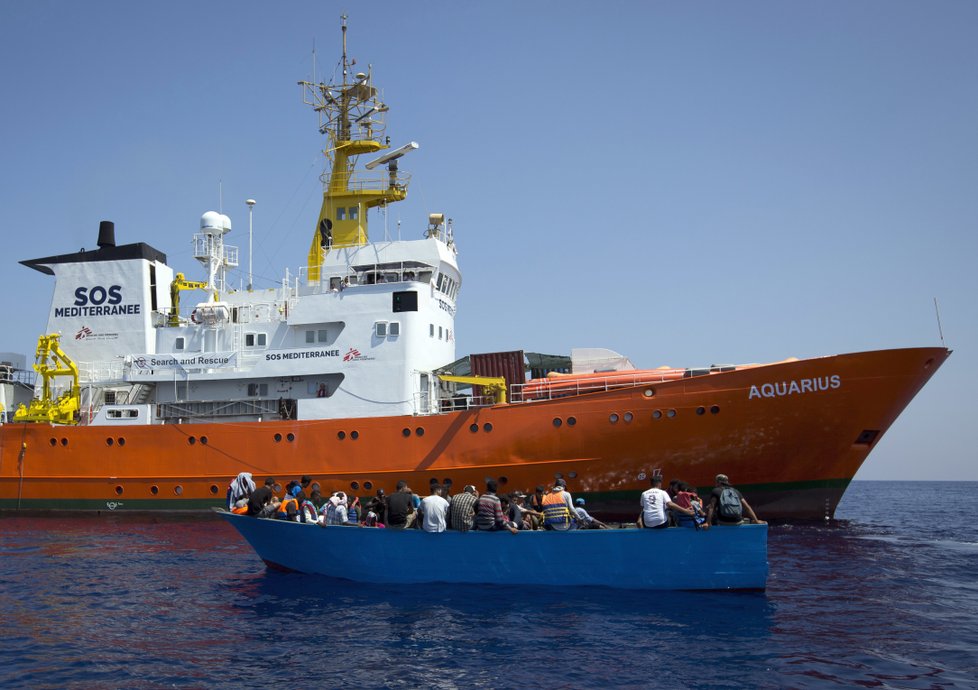 V neděli 10. 6. 2018 odmítly Itálie i Malta přijmout loď Aquarius, kterou provozuje francouzská neziskové organizace SOS Méditerranée spolu s Lékaři bez hranic (MSF) a která měla na palubě více než 600 uprchlíků. Ty nakonec italská plavidla převezou do španělské Valencie.