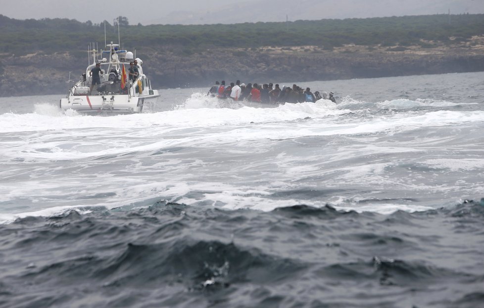 Od počátku roku plavbu do Španělska nepřežilo kolem 600 běženců.