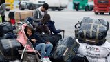 Migranty nastěhují do hotelů po turistech v Řecku. Snaží se ulevit přeplněným táborům