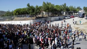 Největší řecký tábor pro migranty: Moria na ostrově Lesbos. Zasáhly jej i nepokoje a protesty