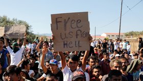 Největší řecký tábor pro migranty: Moria na ostrově Lesbos. Zasáhly jej i nepokoje a protesty