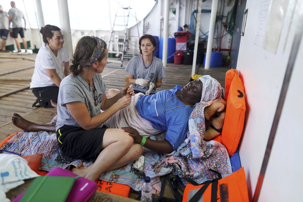 Migranti, kteří z Afriky doputovali ke břehům Španělska