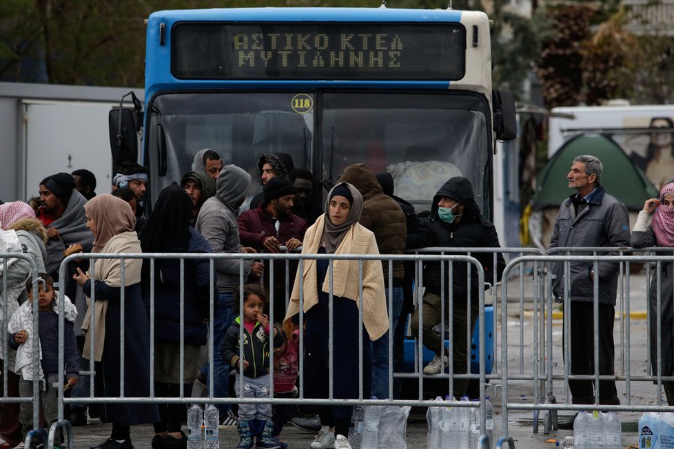 Spor o tisíce migrantů na turecko-řecké hranici (5.3.2020)