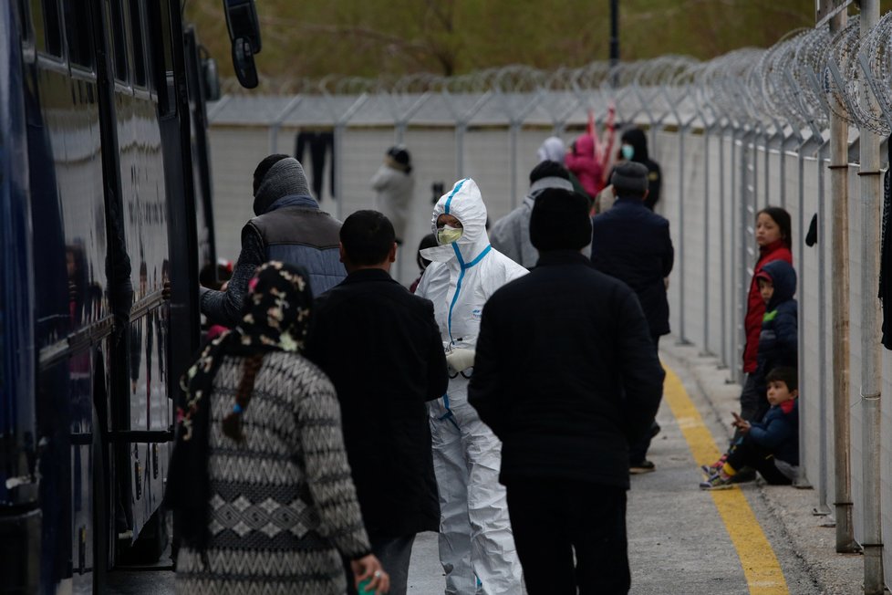 Spor o tisíce migrantů na turecko-řecké hranici (5.3.2020)