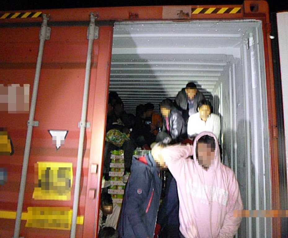Nelegální náklad ve vlaku: V Maďarsku našli 38 migrantů