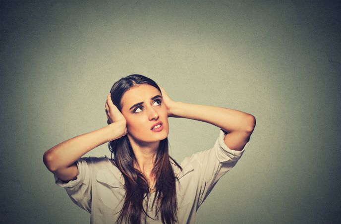 Hluk je velmi citlivou záležitostí pro pacienty s migrénou. 