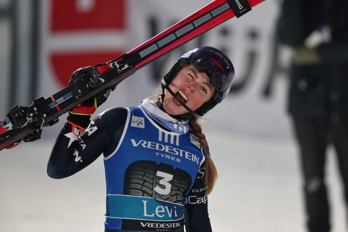 Shiffrinová převálcovala zbytek světa, Albánka na bedně. Zmar Dubovské ve Finsku Shiffrinová převálcovala zbytek světa, Albánka na bedně. Zmar Dubovské ve Finsku