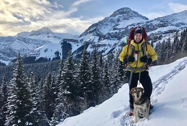 Kanaďan s přezdívkou Mountain Mike a jeho věrný pes BearBear zdolávají společně hory, fotí kanadskou přírodu a cestují po světě. Mike vše dokumentuje na instagramu