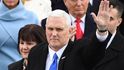 Pence sám sebe podle vlastních slov považuje za „křesťana, konzervativce a republikána, a to v uvedeném pořadí.“