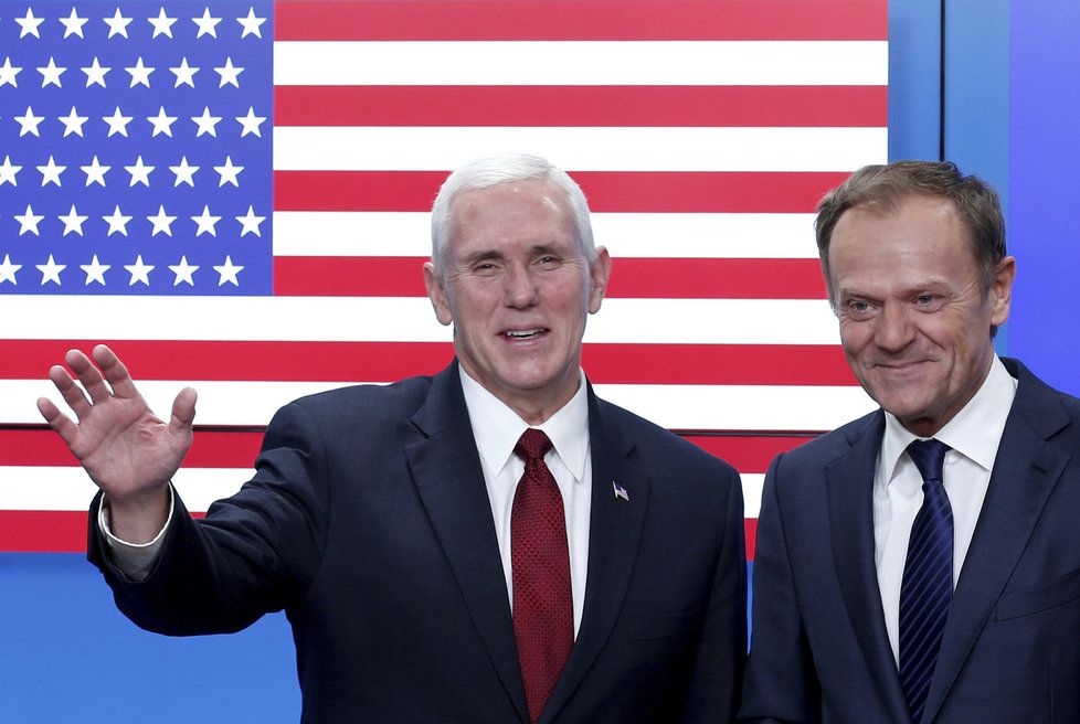 Americký viceprezident Mike Pence na setkání s předsedou Evropské rady Donaldem Tuskem