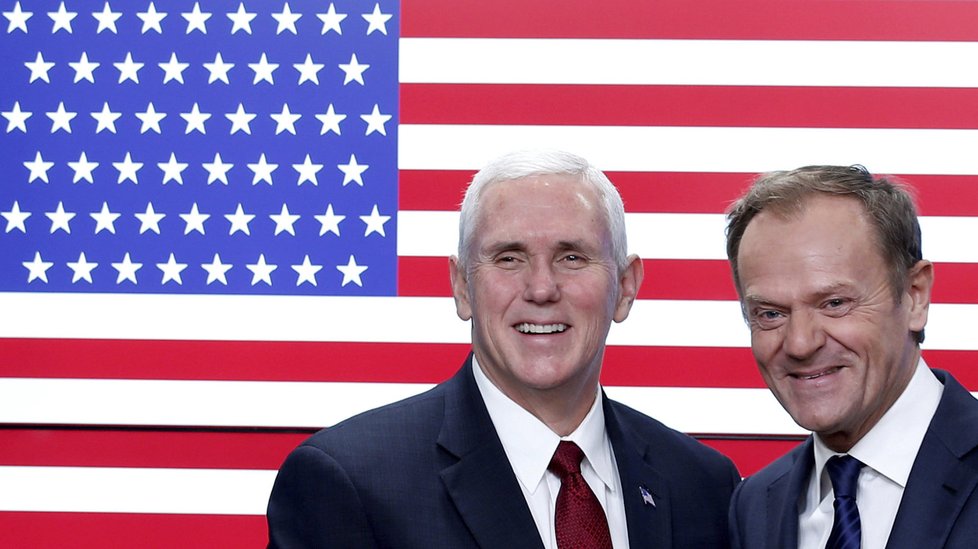 Americký viceprezident Mike Pence na setkání s předsedou Evropské rady Donaldem Tuskem