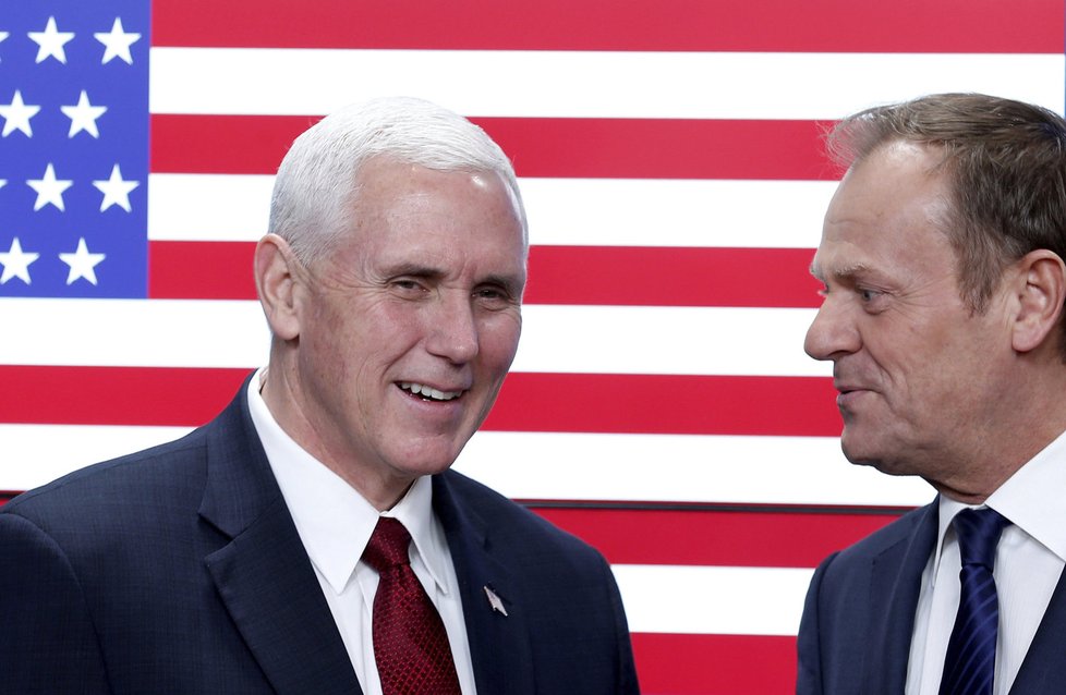 Americký viceprezident Mike Pence na setkání s předsedou Evropské rady Donaldem Tuskem