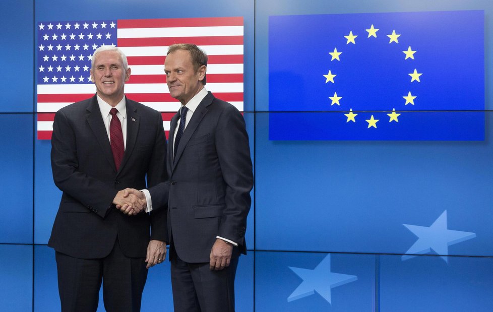 Americký viceprezident Mike Pence na setkání s předsedou Evropské rady Donaldem Tuskem