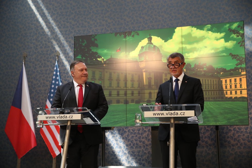 Tisková konference amerického ministra zahraničí Mikea Pompea a premiéra Andreje Babiše (ANO). Hlavními tématy byly vliv Ruska a Číny a dostavba jaderné elektrárny Dukovany (12. 8. 2020).