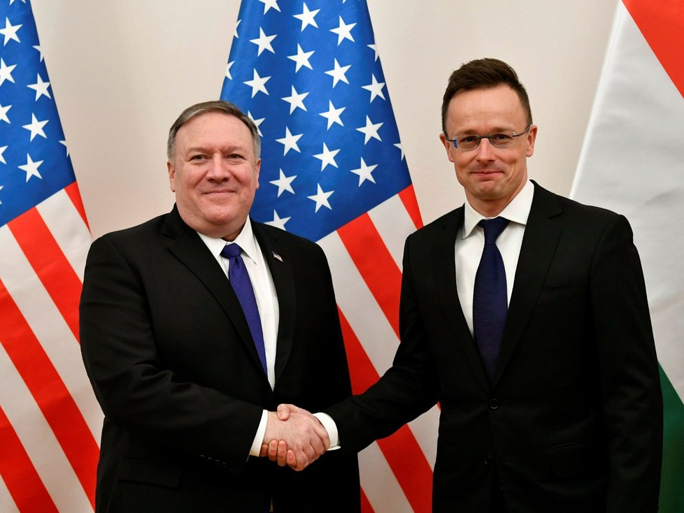 Ministr zahraničí USA Mike Pompeo a jeho maďarský protějšek Péter Szijjártó