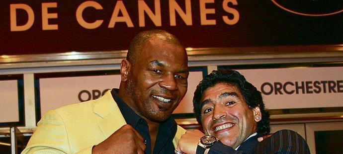 Mike Tyson (vlevo) a Diego Maradona, dvě sportovní legendy, které trápí nadváha