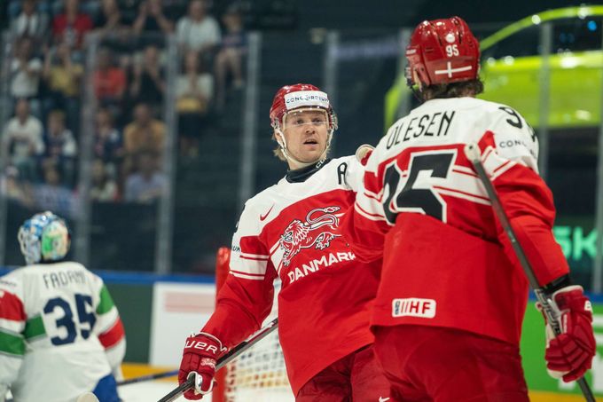 ONLINE: Dánsko - Itálie 2:0. Outsideři stále bojují o první body, Lotyši vedou nad Brity ONLINE: Dánsko - Itálie 2:0. Outsideři stále bojují o první body, Lotyši vedou nad Brity