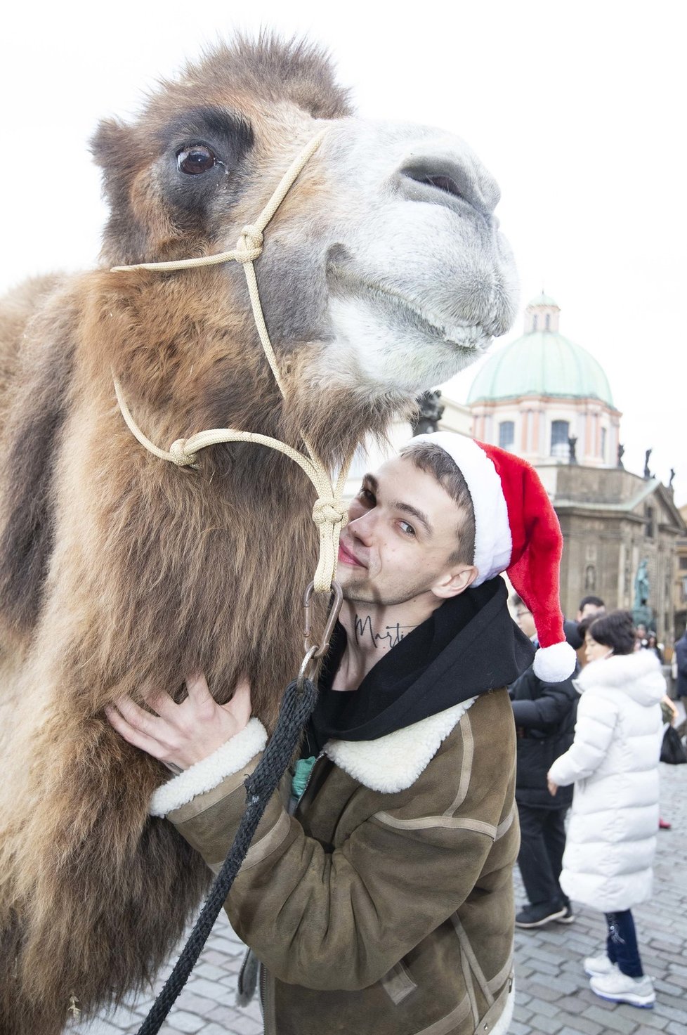 Mikolas Josef řádil na Karlově mostě! Šokoval turisty!