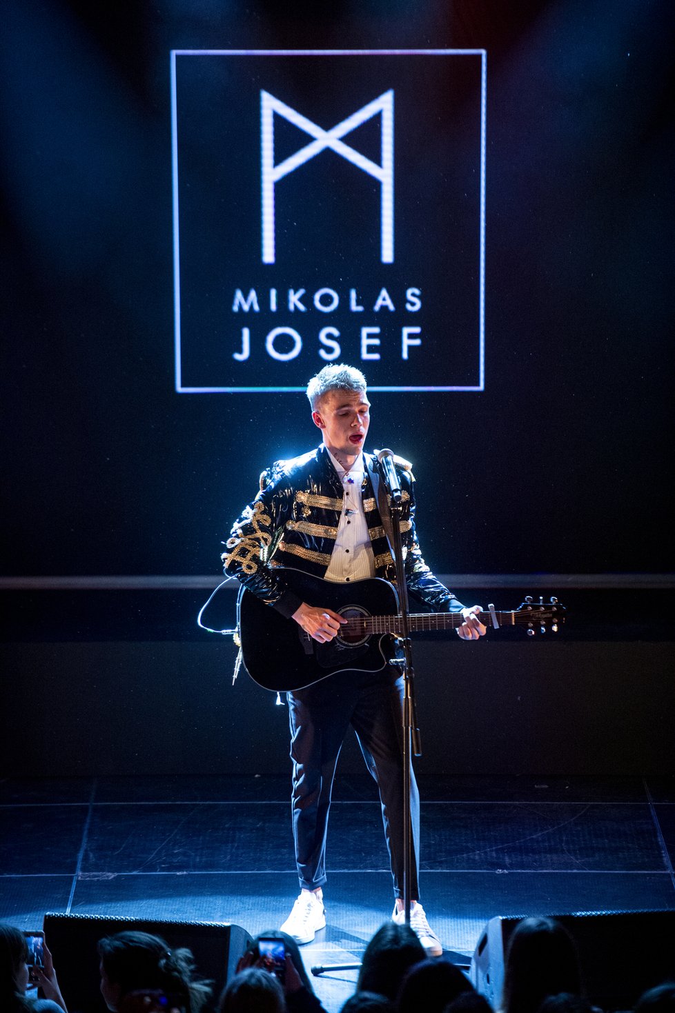 Mikolas Josef přidá další koncerty v Praze.