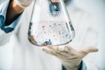 Vědci z Vysoké školy báňské (VŠB) a porodníci z Fakultní nemocnice Ostrava našli mikroplasty v plodové vodě i placentě. Ilustrační foto