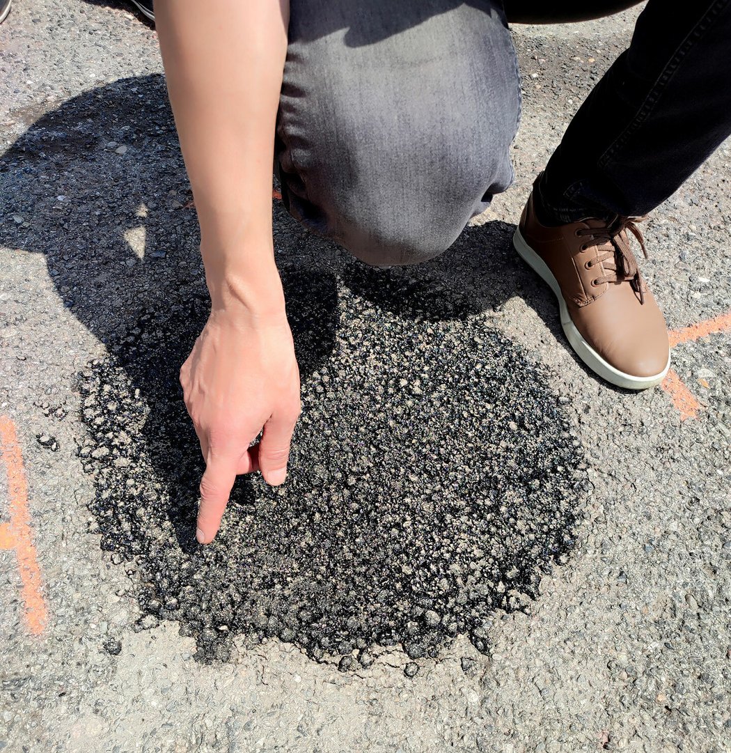 Jak mikrovlny opravují asfalt
