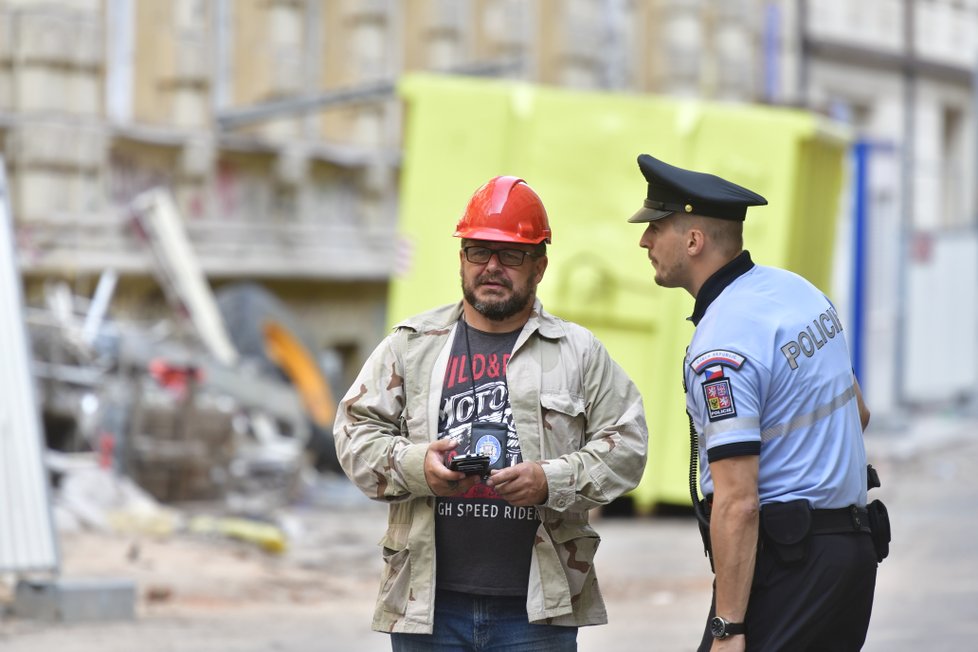 Zřícení budovy v Mikulandské ulici. (17. července 2018)