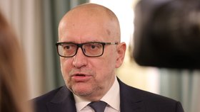 Ministr školství Mikuláš Bek (STAN) na tiskové konferenci k pondělní stávce (26.11.2023)